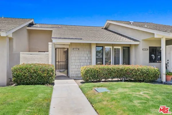 Property Slideshow image 2 of 35 | 8645 butte cir 602b, Huntington Beach, CA, 92646