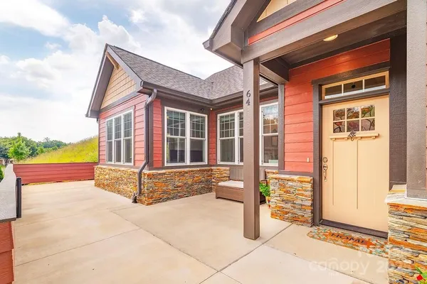 Property Slideshow image 3 of 34 | 64 creekside view dr, Asheville, NC, 28804