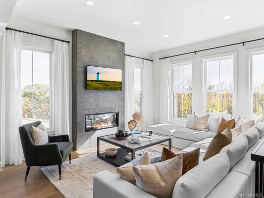 Property Slideshow image 2 of 18 | 3008 eastview ln 107, Carmel, NY, 10512