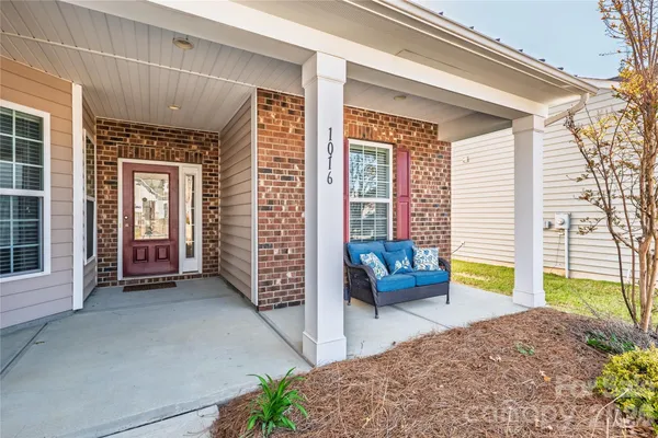 Property Slideshow image 2 of 30 | 1016 wells ln, Fort Mill, SC, 29707