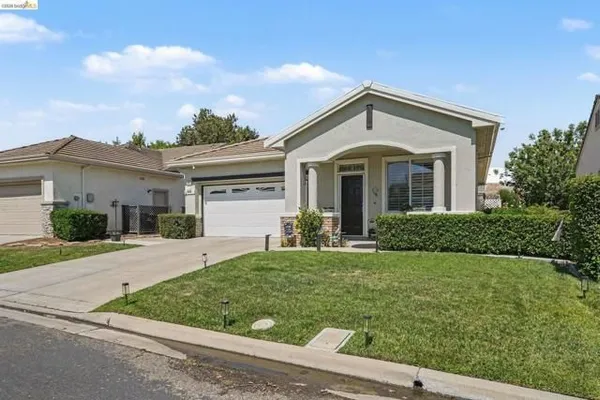 Property Slideshow image 3 of 40 | 311 upton pyne dr, Brentwood (Cc), CA, 94513