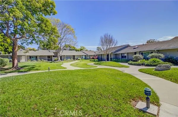 Property Slideshow image 3 of 63 | 8932 biscayne ct 1320-c, Huntington Beach, CA, 92646