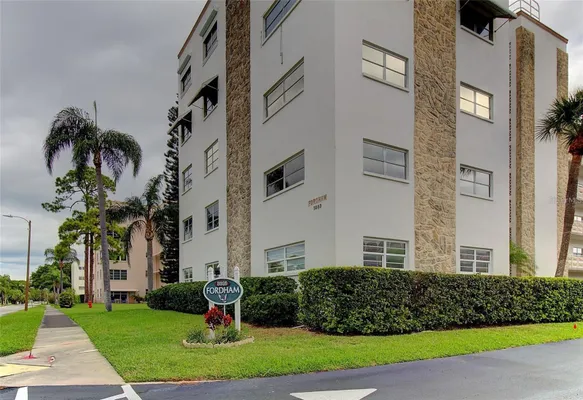 Property Slideshow image 2 of 55 | 5603 80th st 216, St Petersburg, FL, 33709