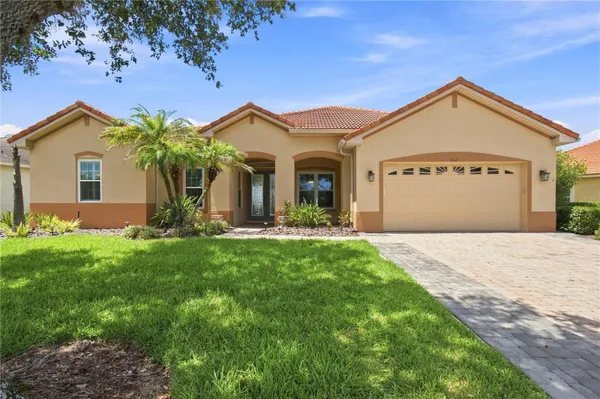 Property Slideshow image 3 of 65 | 662 shorehaven dr, Poinciana, FL, 34759