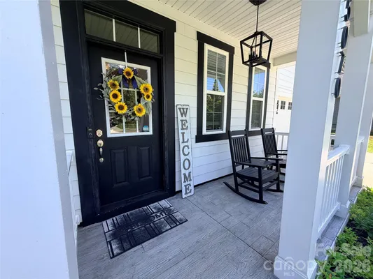 Property Slideshow image 2 of 48 | 5070 watersail way, Lake Wylie, SC, 29710