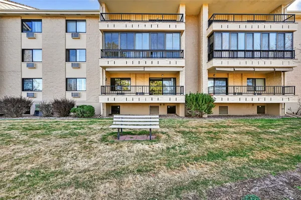 Property Slideshow image 2 of 23 | 2868 s heather gardens way 103, Aurora, CO, 80014
