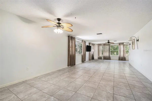 Property Slideshow image 2 of 17 | 5623 80th st n unit 415, St Petersburg, FL, 33709