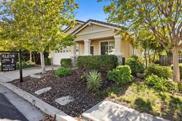 Property Slideshow image 3 of 36 | 993 centennial dr, Brentwood, CA, 94513