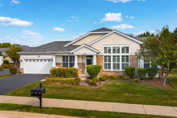 Property Slideshow image 2 of 29 | 2629 camberley cir, Naperville, IL, 60564
