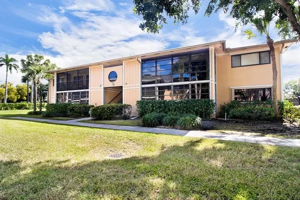 Property Slideshow image 3 of 22 | 7194 ashmont cir # 112, Tamarac, FL, 33321