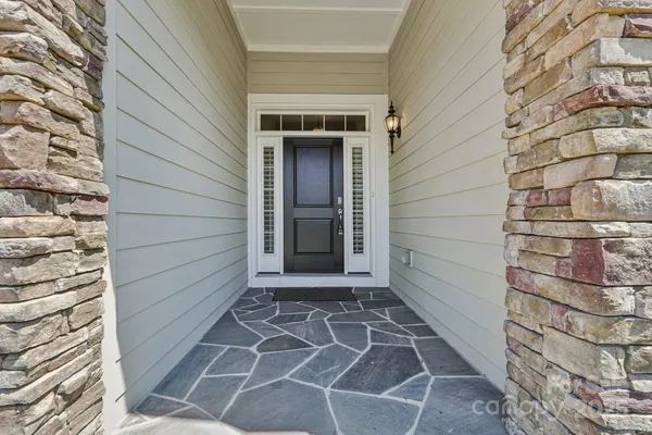 Property Slideshow image 3 of 47 | 45528 misty bluff dr, Charlotte, NC, 28278