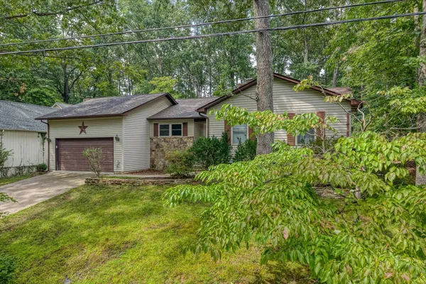 Property Slideshow image 3 of 24 | 121 juniper dr, Crossville, TN, 38558