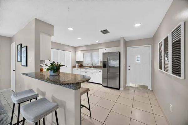 Property Slideshow image 3 of 45 | 4565 tippecanoe trl 22, Sarasota, FL, 34233