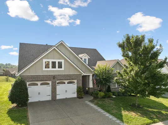 Property Slideshow image 2 of 38 | 1022 waterstone dr, Lebanon, TN, 37090