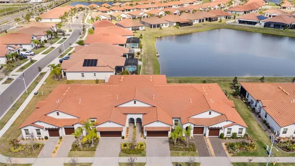 Property Slideshow image 2 of 32 | 17551 holly well ave, Wimauma, FL, 33598