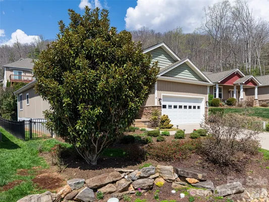 Property Slideshow image 3 of 39 | 4 nectar way, Swannanoa, NC, 28778