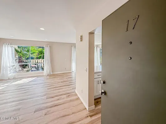 Property Slideshow image 3 of 42 | 291 sequoia ct 17, Thousand Oaks, CA, 91360