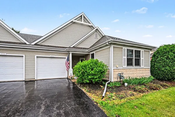 Property Slideshow image 2 of 16 | 2559 oak park ct, Crest Hill, IL, 60403