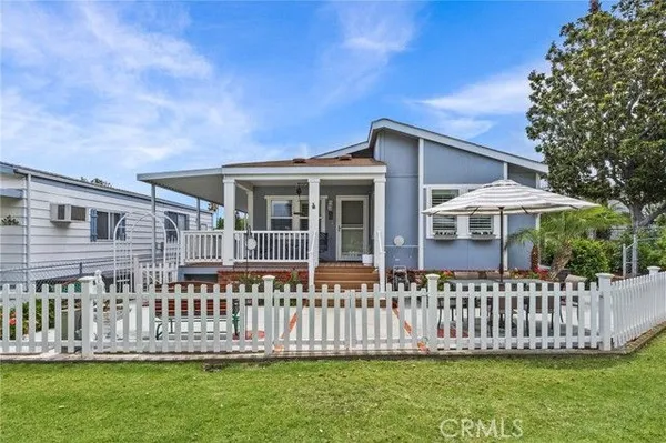 Property Slideshow image 2 of 61 | 1366 woodbrook way, Corona, CA, 92882