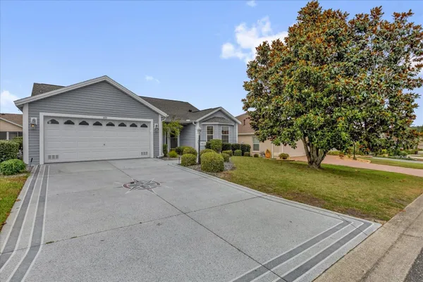 Property Slideshow image 2 of 47 | 401 bishopville loop, The Villages, FL, 32162