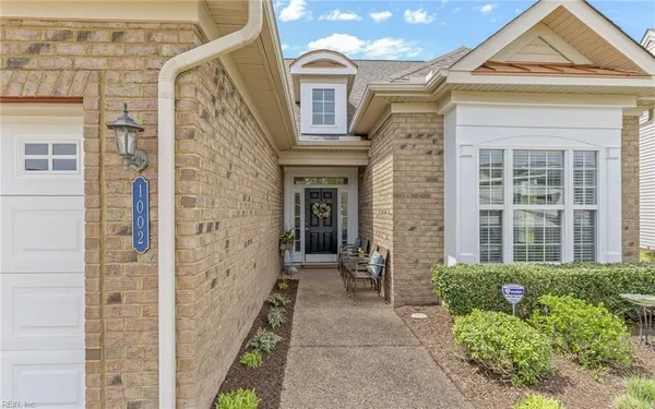 Property Slideshow image 2 of 41 | 1002 whitburn ter 373, Chesapeake, VA, 23322