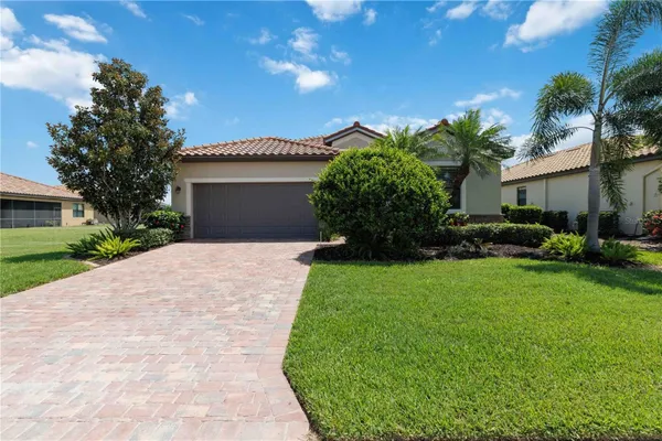 Property Slideshow image 2 of 53 | 6907 quiet creek dr, Bradenton, FL, 34212