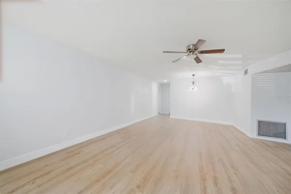 Property Slideshow image 3 of 21 | 2401 ecuadorian way 19, Clearwater, FL, 33763