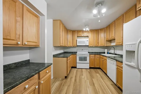 Property Slideshow image 2 of 31 | 675 s alton way 12a, Denver, CO, 80247