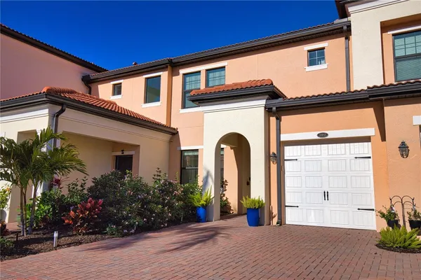 Property Slideshow image 2 of 51 | 10042 crooked creek dr unit 102, Venice, FL, 34293