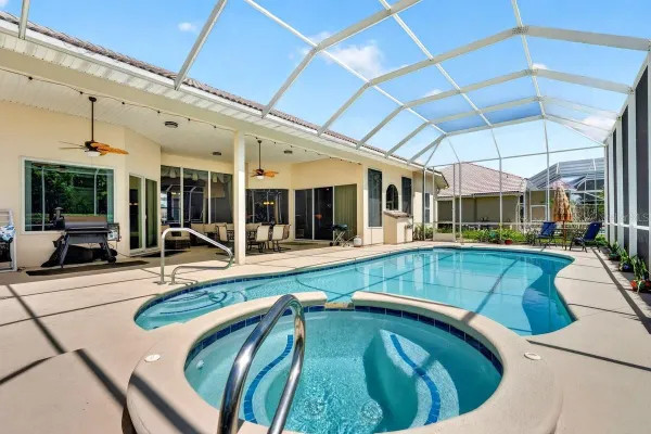 Property Slideshow image 2 of 40 | 725 sea duck dr, Daytona Beach, FL, 32119
