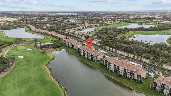 Property Slideshow image 3 of 40 | 7019 river hammock dr 406, Bradenton, FL, 34212