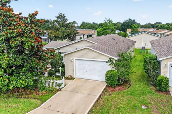 Property Slideshow image 2 of 24 | 448 canterbury ct, The Villages, FL, 32162