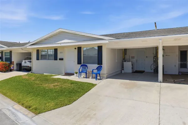 Property Slideshow image 2 of 22 | 10013 dahlia st, Pinellas Park, FL, 33782