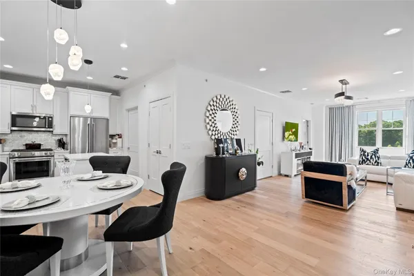 Property Slideshow image 3 of 38 | 19303 aspenwood dr, Oyster Bay, NY, 11803