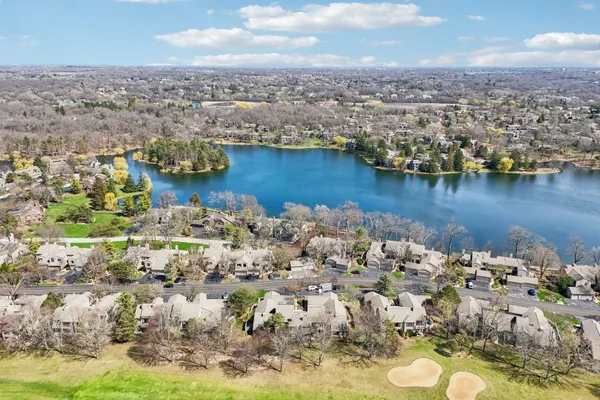 Property Slideshow image 3 of 50 | 718 shoreline rd, Lake Barrington, IL, 60010