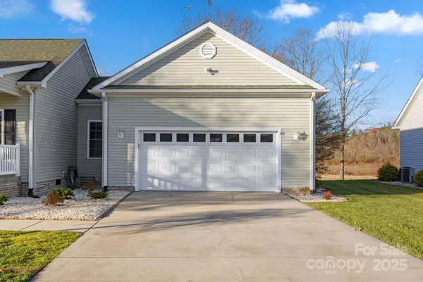 Property Slideshow image 3 of 48 | 494 riverwind dr, Hendersonville, NC, 28739