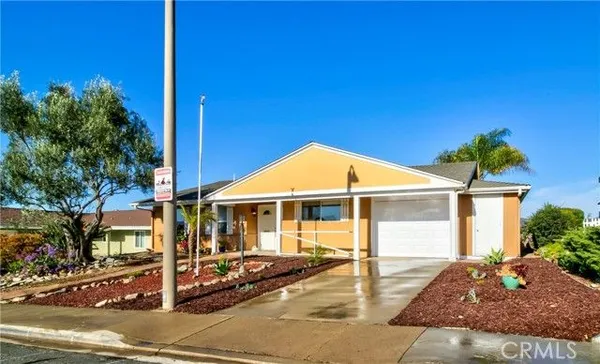 Property Slideshow image 3 of 34 | 16445 roca dr, San Diego, CA, 92128