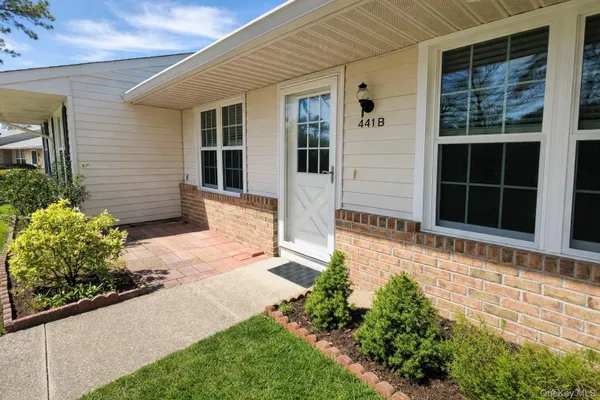 Property Slideshow image 2 of 14 | 441 arlington dr b, Brookhaven, NY, 11961