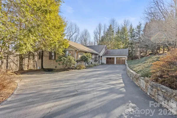 Property Slideshow image 3 of 46 | 103 bellshire dr, Flat Rock, NC, 28731