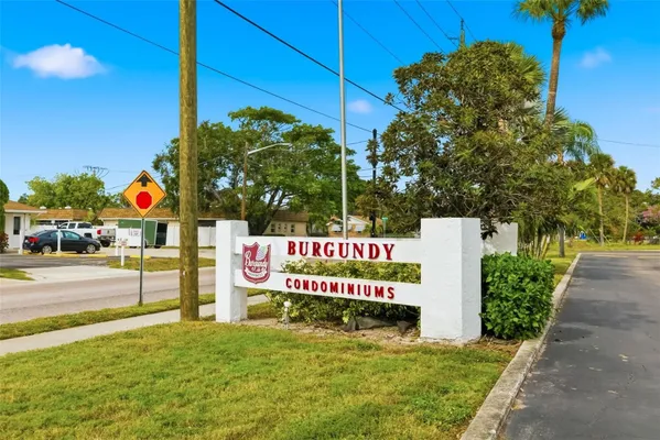 Property Slideshow image 2 of 39 | 203 47th avenue dr 167, Bradenton, FL, 34207