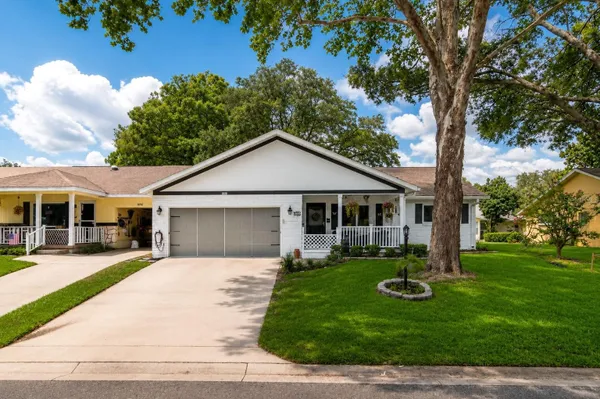 Property Slideshow image 2 of 43 | 8876 sw 95th ln e, Ocala, FL, 34481