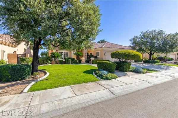 Property Slideshow image 2 of 37 | 3024 highland falls dr, Las Vegas, NV, 89134