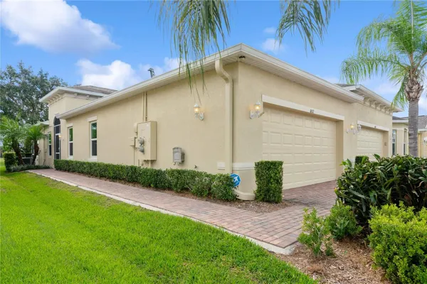 Property Slideshow image 2 of 57 | 802 chipper dr, Sun City Center, FL, 33573