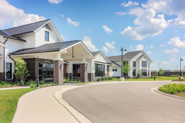 Property Slideshow image 3 of 22 | 3279 oak creek ln, Aurora, IL, 60503