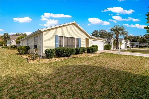 Property Slideshow image 3 of 27 | 1405 madrigal ln, Lady Lake, FL, 32159
