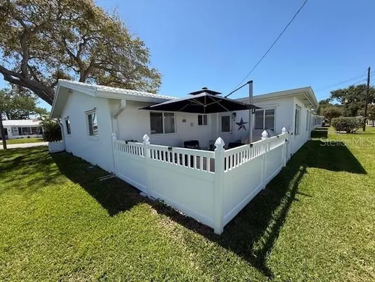 Property Slideshow image 2 of 16 | 4415 100th ave, Pinellas Park, FL, 33782