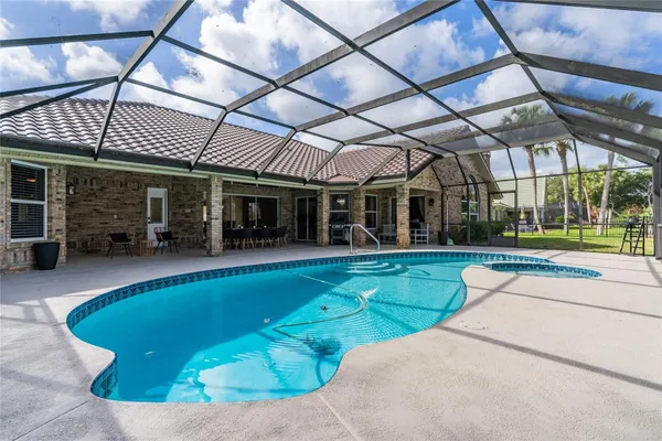 Property Slideshow image 2 of 43 | 424 sea duck dr, Daytona Beach, FL, 32119