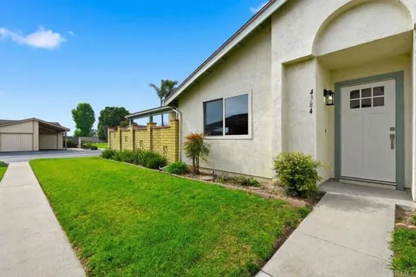 Property Slideshow image 3 of 28 | 4384 albatross way, Oceanside, CA, 92057
