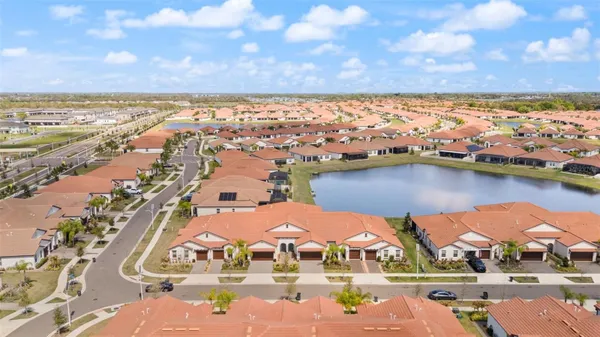 Property Slideshow image 3 of 32 | 17551 holly well ave, Wimauma, FL, 33598