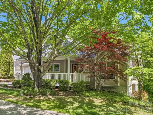 Property Slideshow image 3 of 34 | 119 carriage walk ln, Hendersonville, NC, 28791